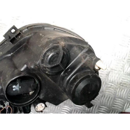 Optique avant principal gauche (feux)(phare) VOLKSWAGEN POLO 4 PHASE 1 d’occasion