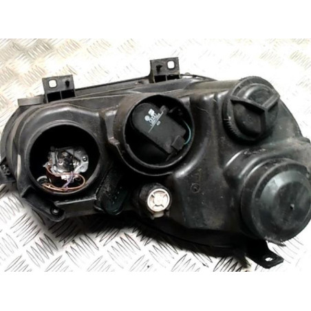 Optique avant principal gauche (feux)(phare) VOLKSWAGEN POLO 4 PHASE 1 d’occasion