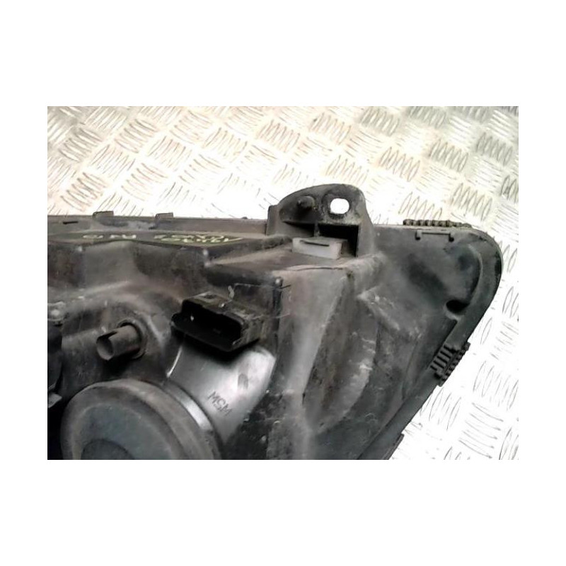 Optique avant principal droit (feux)(phare) RENAULT CLIO 2 PHASE 2 d’occasion