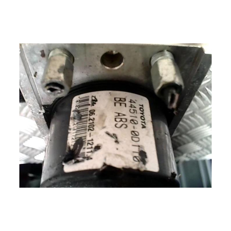 Bloc ABS (freins anti-blocage) TOYOTA YARIS 2 PHASE 2 d’occasion