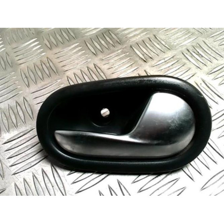 Poignee interieur avant droit RENAULT SCENIC 2 PHASE 2 d’occasion