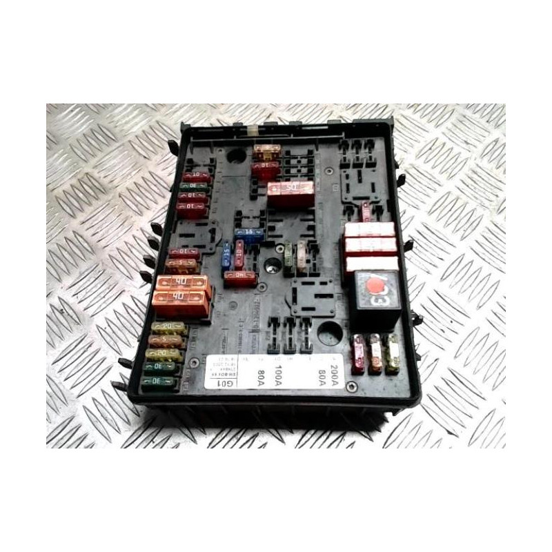 Porte fusible VOLKSWAGEN GOLF 5 d’occasion