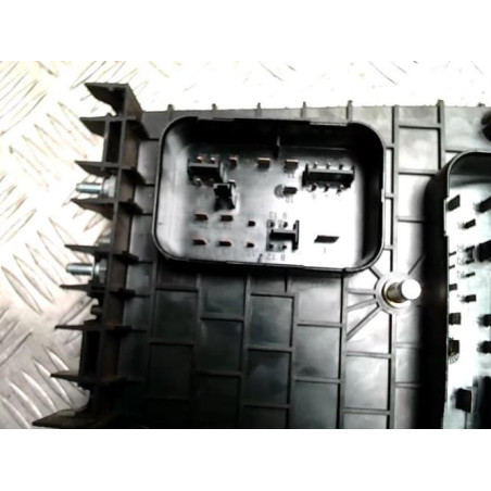 Porte fusible VOLKSWAGEN GOLF 5 d’occasion