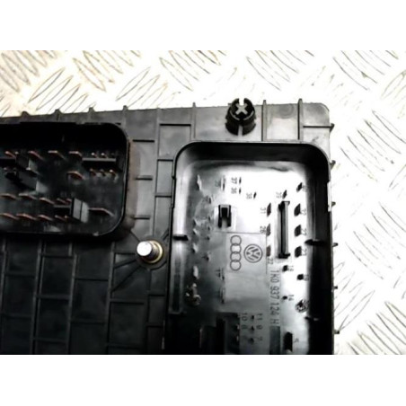 Porte fusible VOLKSWAGEN GOLF 5 d’occasion