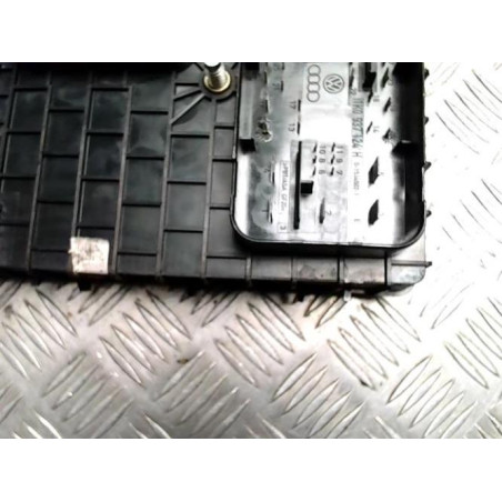 Porte fusible VOLKSWAGEN GOLF 5 d’occasion