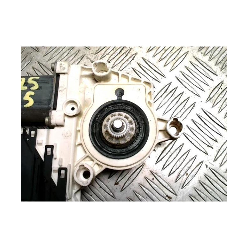 Moteur leve vitre arriere droit VOLKSWAGEN GOLF 5 d’occasion