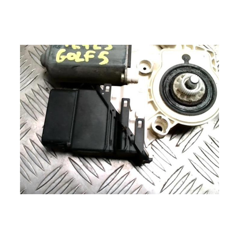 Moteur leve vitre arriere droit VOLKSWAGEN GOLF 5 d’occasion