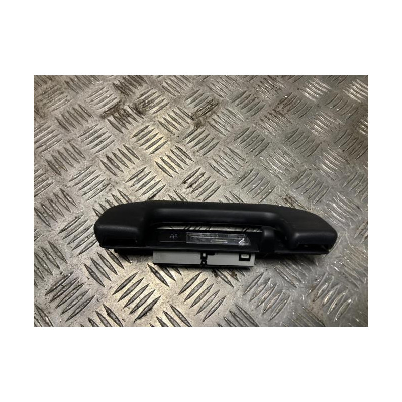 Poignee de maintien arriere gauche VOLKSWAGEN POLO 4 PHASE 1 d’occasion