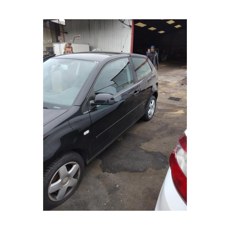 Poignee de maintien arriere gauche VOLKSWAGEN POLO 4 PHASE 1 d’occasion