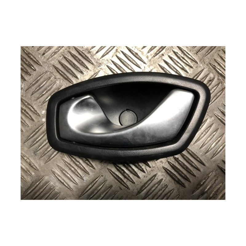 Poignee interieur avant gauche RENAULT CLIO 4 PHASE 2 d’occasion