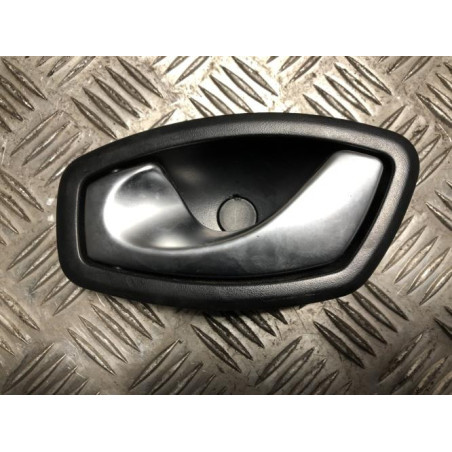 Poignee interieur avant gauche RENAULT CLIO 4 PHASE 2 d’occasion