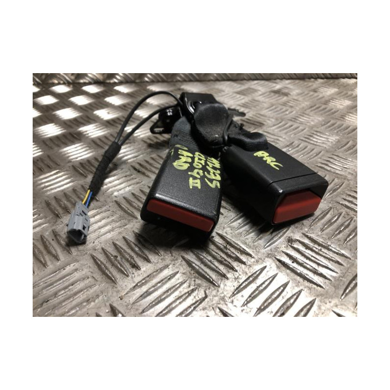 Attache ceinture arriere centrale RENAULT CLIO 4 PHASE 2 d’occasion