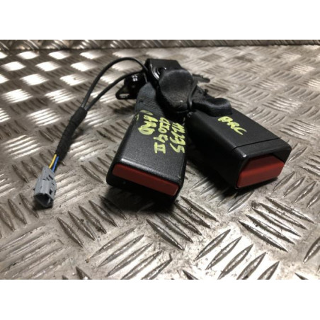 Attache ceinture arriere centrale RENAULT CLIO 4 PHASE 2 d’occasion