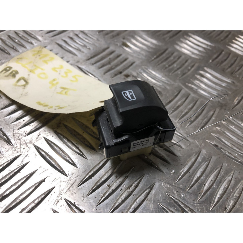 Interrupteur de leve vitre arriere droit RENAULT CLIO 4 PHASE 2 d’occasion