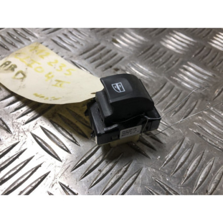 Interrupteur de leve vitre arriere droit RENAULT CLIO 4 PHASE 2 d’occasion