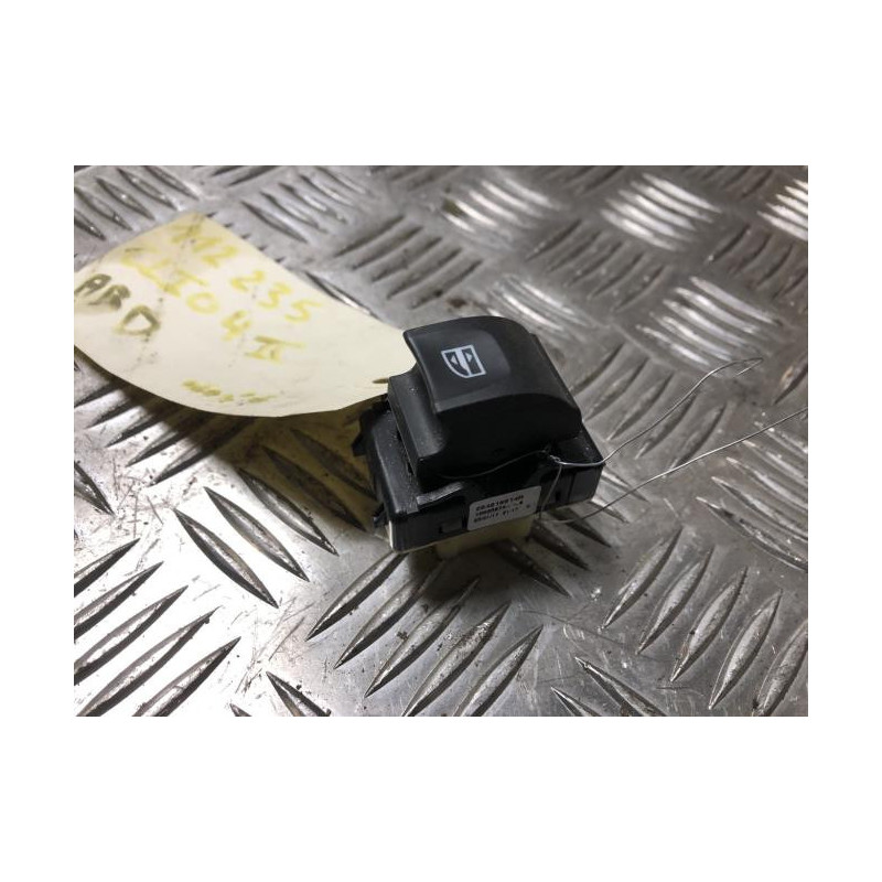 Interrupteur de leve vitre arriere droit RENAULT CLIO 4 PHASE 2 d’occasion