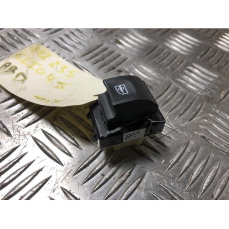 Interrupteur de leve vitre arriere droit RENAULT CLIO 4 PHASE 2 d’occasion