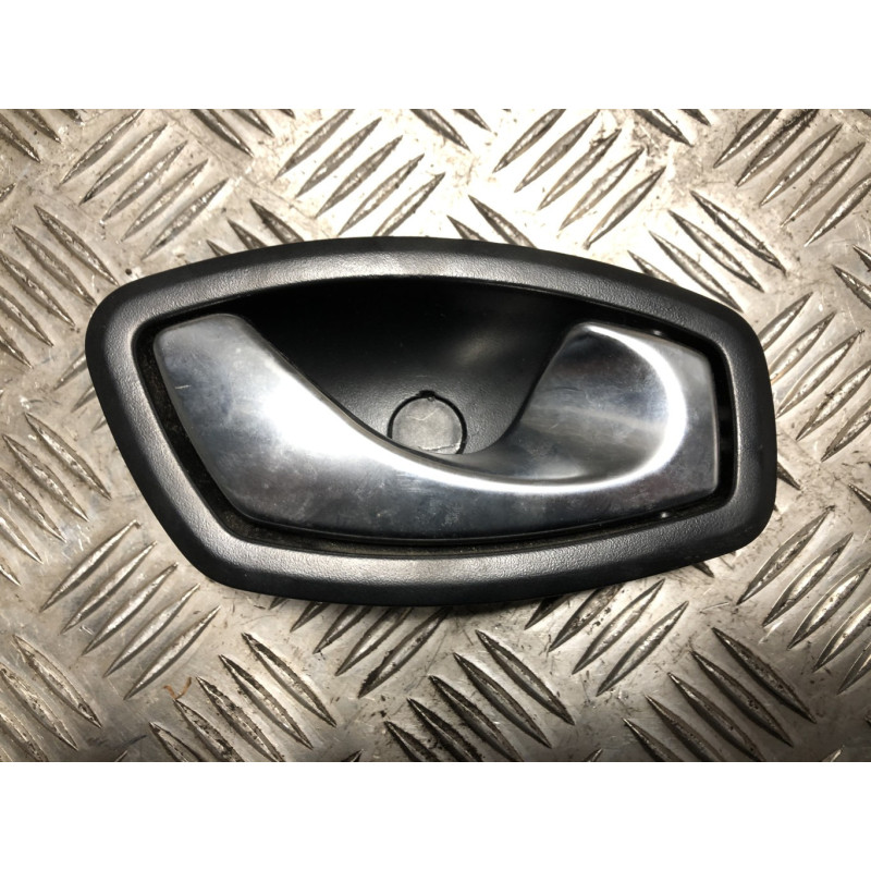 Poignee interieur arriere droit RENAULT CLIO 4 PHASE 2 d’occasion