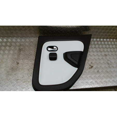 Panneau de porte arriere droit RENAULT TWINGO 3 PHASE 1 d’occasion
