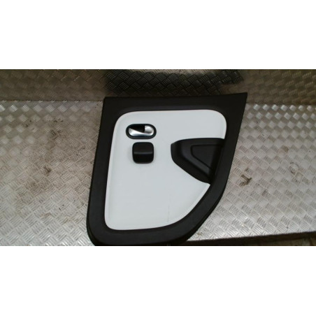 Panneau de porte arriere droit RENAULT TWINGO 3 PHASE 1 d’occasion