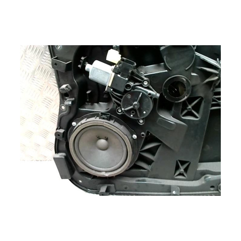 Leve vitre electrique avant droit FORD FIESTA 6 PHASE 1 d’occasion