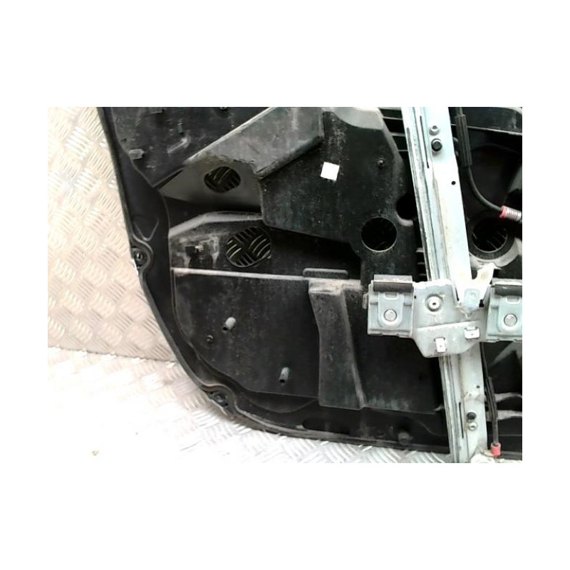 Leve vitre electrique avant droit FORD FIESTA 6 PHASE 1 d’occasion