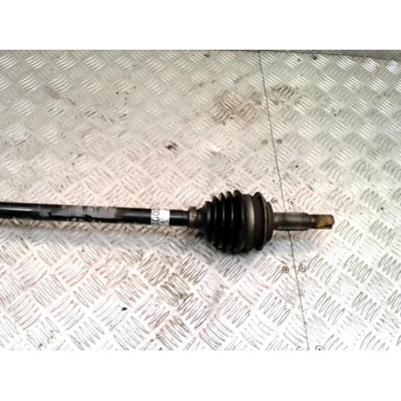 Cardan droit (transmission) TOYOTA YARIS 2 PHASE 2 d’occasion