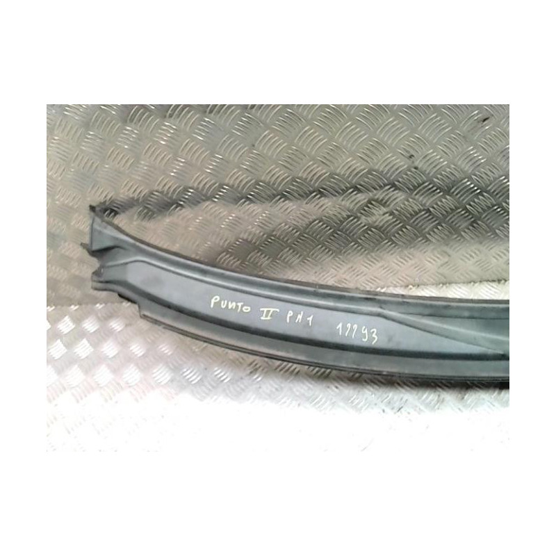 Baie de pare brise FIAT PUNTO 2 PHASE 1 d’occasion