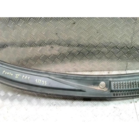 Baie de pare brise FIAT PUNTO 2 PHASE 1 d’occasion