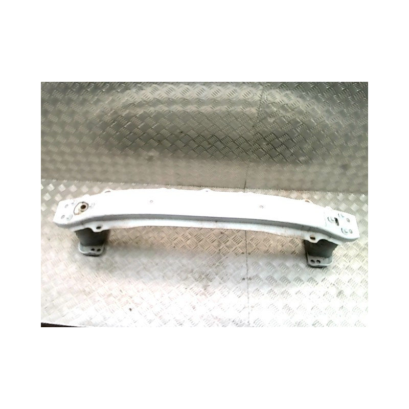 Renfort pare choc avant (traverse) TOYOTA URBAN CRUISER d’occasion