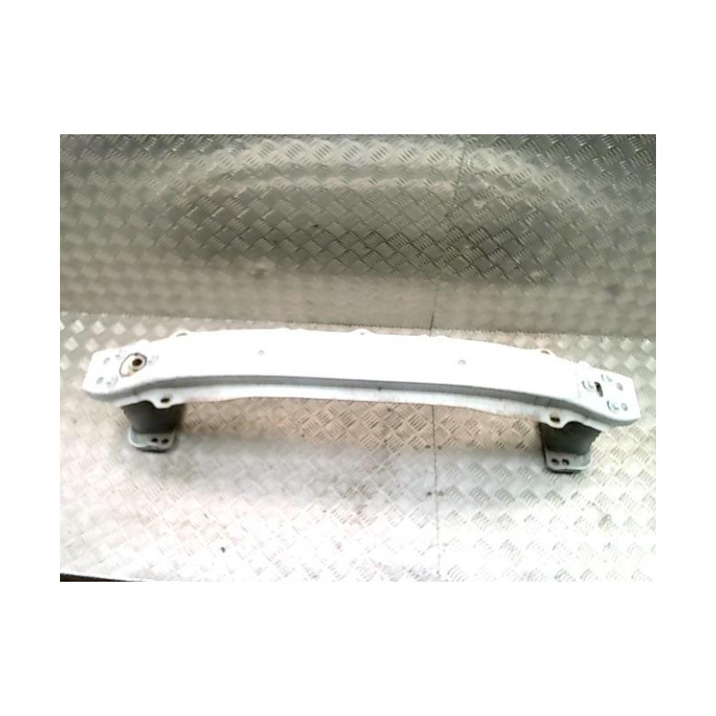 Renfort pare choc avant (traverse) TOYOTA URBAN CRUISER d’occasion
