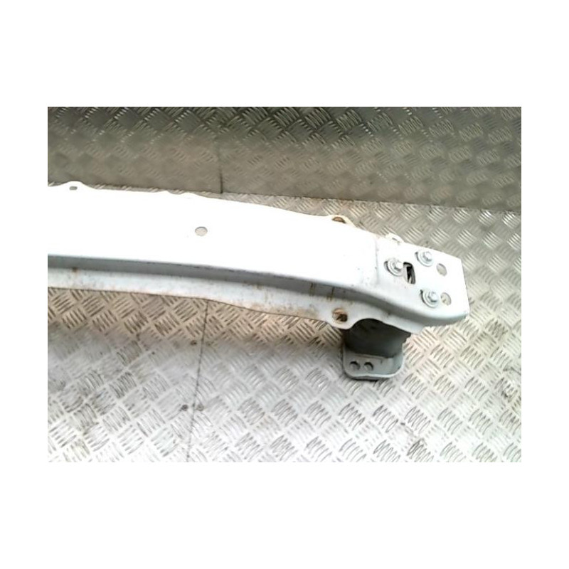 Renfort pare choc avant (traverse) TOYOTA URBAN CRUISER d’occasion