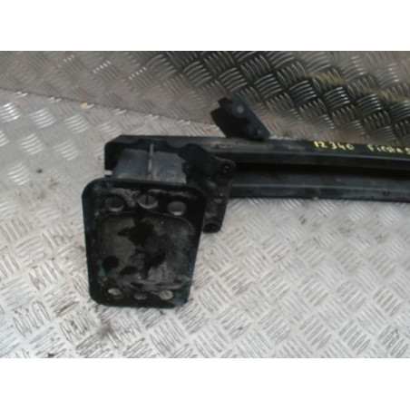 Renfort pare choc avant (traverse) FORD FIESTA 5 PHASE 1 d’occasion