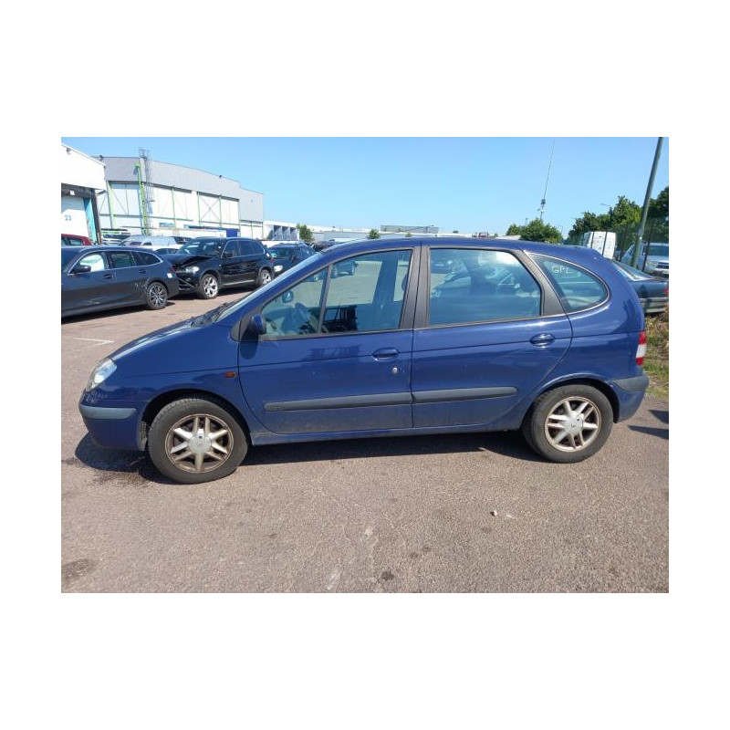 Pare choc avant RENAULT SCENIC 1 PHASE 2 d’occasion