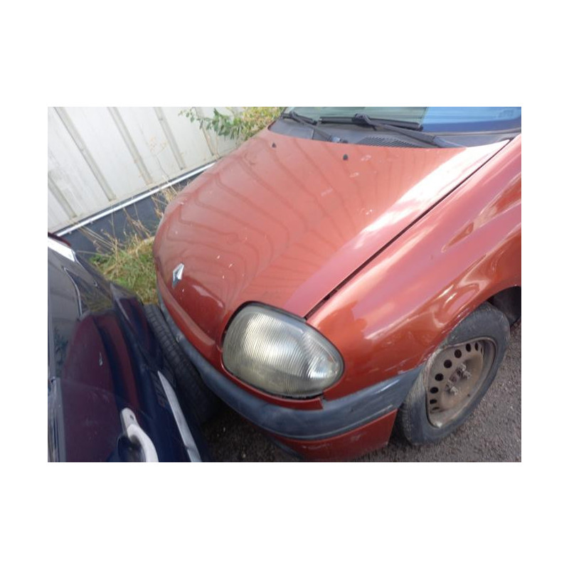 Crochet de remorquage RENAULT CLIO 2 PHASE 1 d’occasion