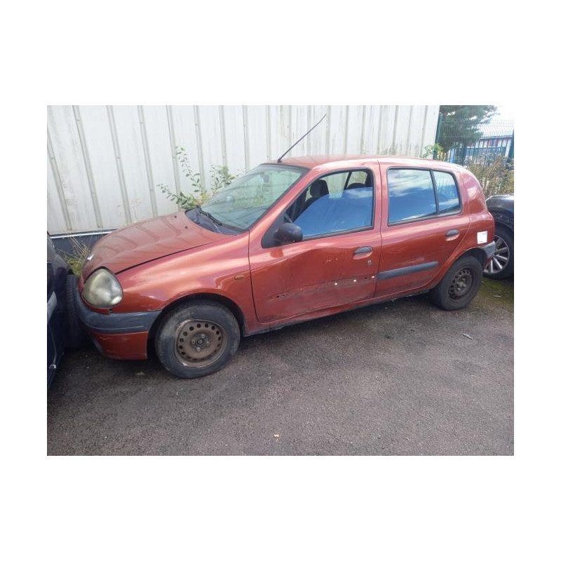 Crochet de remorquage RENAULT CLIO 2 PHASE 1 d’occasion