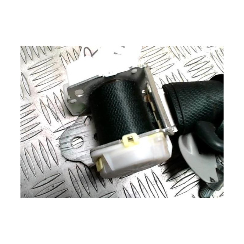 Ceinture arriere gauche TOYOTA RAV4 3 PHASE 3 d’occasion