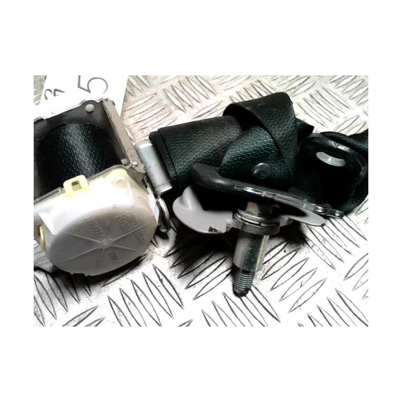 Ceinture arriere gauche TOYOTA RAV4 3 PHASE 3 d’occasion