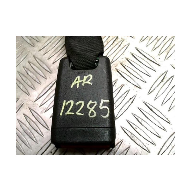 Attache ceinture arriere centrale CITROEN C1 2 d’occasion