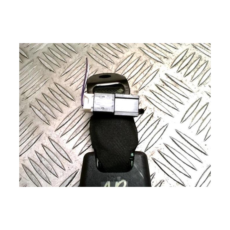 Attache ceinture arriere centrale CITROEN C1 2 d’occasion