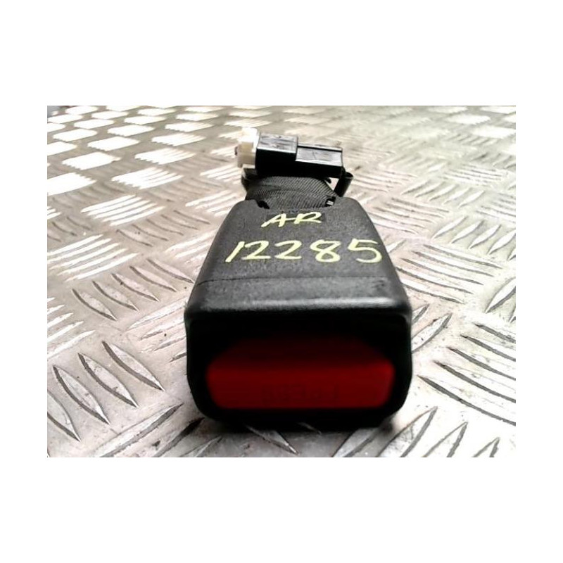 Attache ceinture arriere centrale CITROEN C1 2 d’occasion