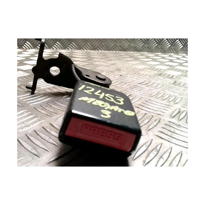 Attache ceinture arriere gauche RENAULT MEGANE 3 PHASE 1 COUPE d’occasion