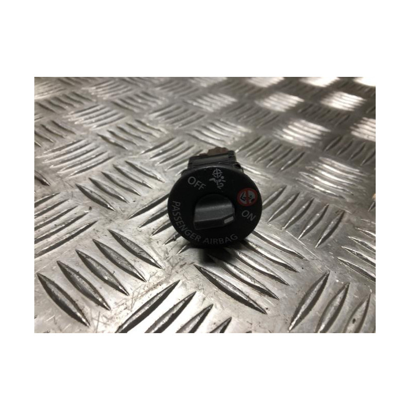 Bouton/Interrupteur RENAULT CLIO 4 PHASE 2 d’occasion