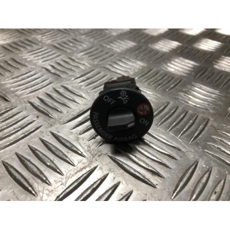 Bouton/Interrupteur RENAULT CLIO 4 PHASE 2 d’occasion