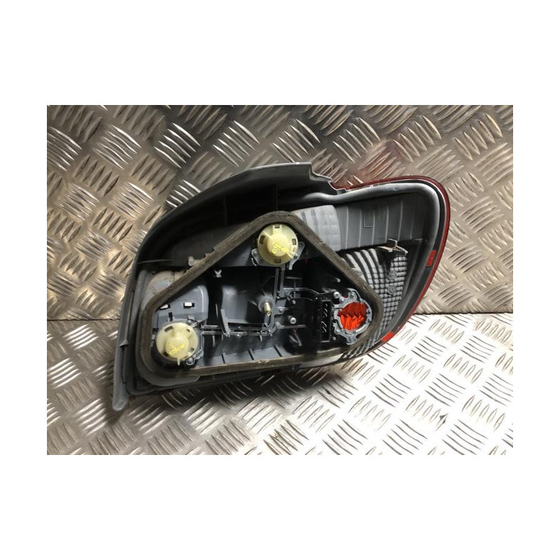 Feu arriere principal gauche (feux) TOYOTA YARIS 1 PHASE 2 d’occasion