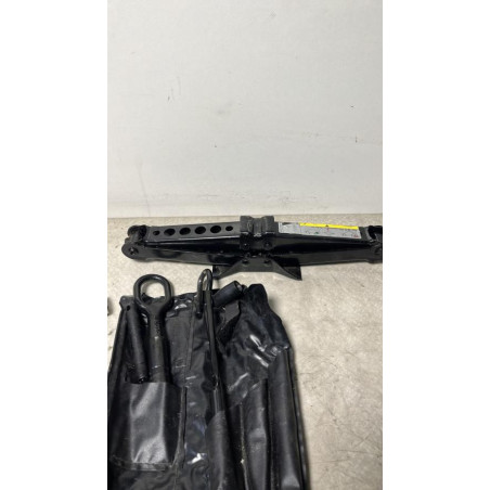 Cric (Ensemble depannage) AUDI A3 3 PHASE 1 d’occasion