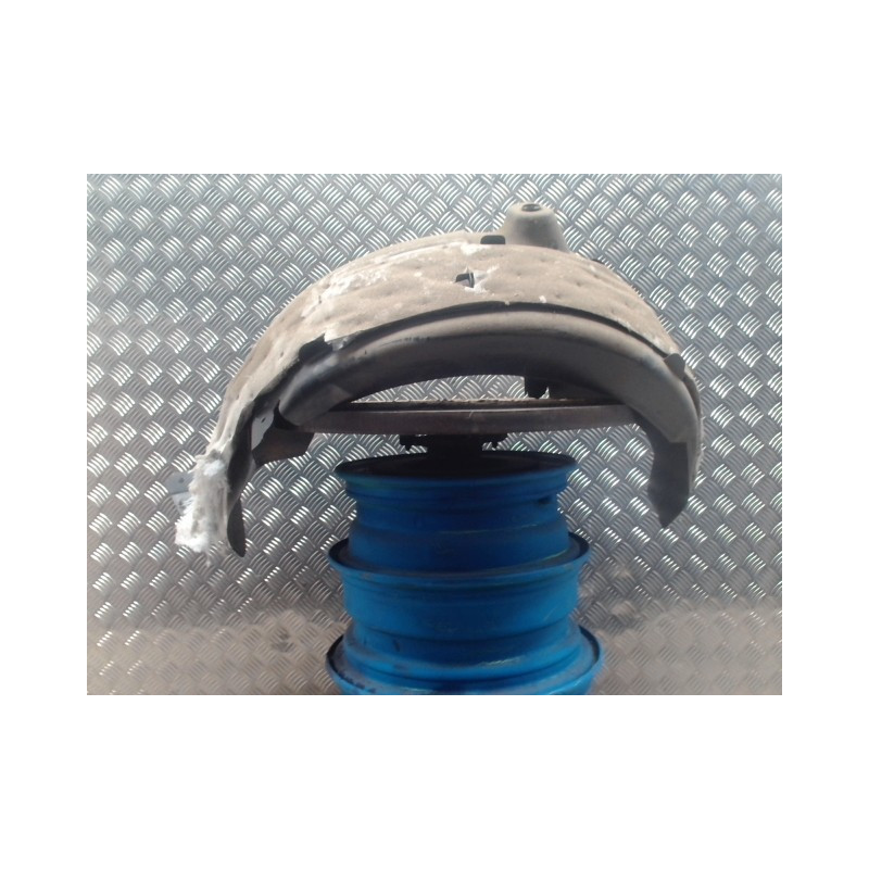 Pare boue arriere droit RENAULT CLIO 3 PHASE 1 BREAK d’occasion