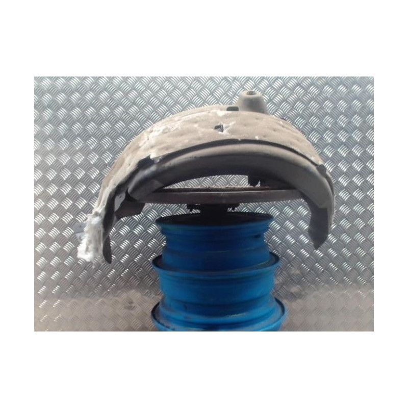 Pare boue arriere droit RENAULT CLIO 3 PHASE 1 BREAK d’occasion
