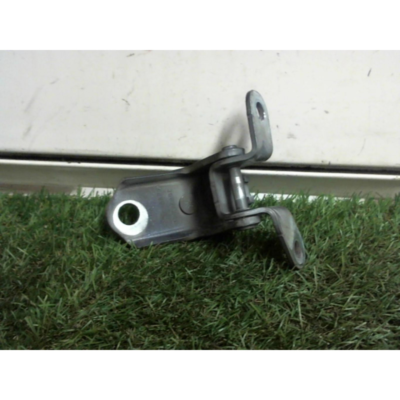 Charniere de porte avant gauche FORD FIESTA VI d’occasion