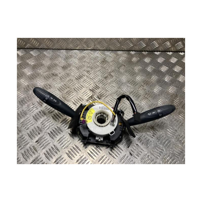 Com (Bloc Contacteur Tournant+Commodo Essuie Glace+Commodo Phare) FORD KA 2 PHASE 2 d’occasion